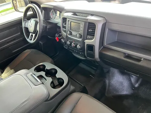 Dodge Ram 1500 5.7 Pickup Quad Cab Slt Aa 4x4 At