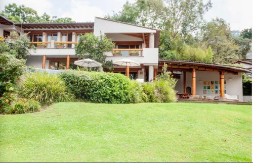 Casa Vallesana En Venta Con Vista Al Lago.
