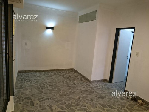 Casa Ph 2 Ambientes Venta Castelar Centro