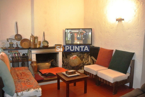 Imagen 3 de 23 de Casa En Venta En El Tesoro, Cerca De La Playa