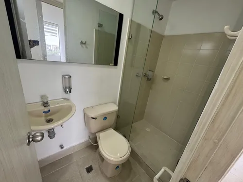 Se Alquila Amplio Apartamento Con Aire En Bochalema Central