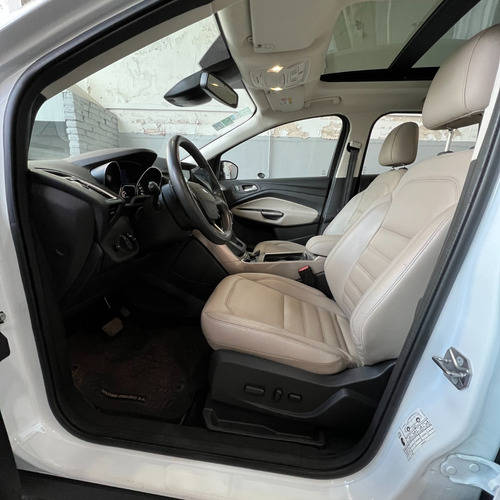 Imagen 5 de 18 de Ford Kuga Titanium At 5p Año: 2017 Km: 37.500