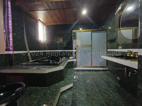 Rosa Rodríguez Vende Apartamento En La Av. Pedro León Torres, Barquisimeto Mls # 25-14920