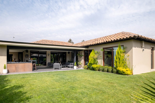 Condominio Los Robles: Hogar Ideal En Piedra Roja