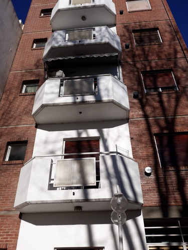 Se Vende Departamento En Calle 43, Un Dormitorio, Balcon, Lavadero.