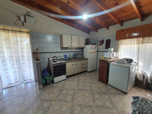 Venta Casa Quinta 4 Ambientes En Cañuelas, Cochera
