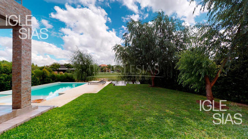 Casa Al Lago En Venta - Barrio Lagos Del Golf, Nordelta