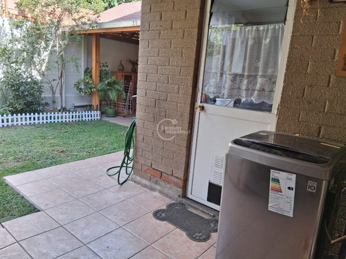 Casa En Venta De 3 Dorm. En Maipú