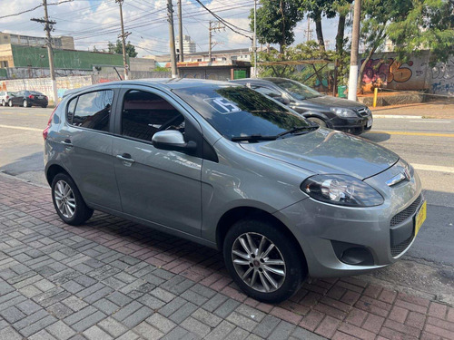 Imagem 3 de 10 de Palio Essence 1.6 Flex 16v 5p