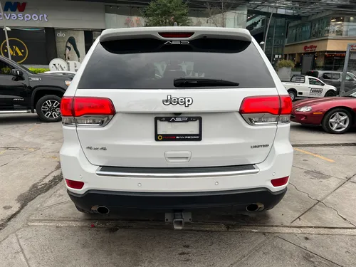 Jeep Grand Cherokee 5.7 Limited Lujo 4x4 At
