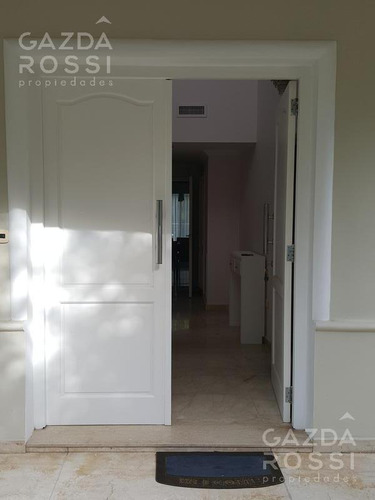 Imponente Propiedad En Barrio Privado Solar Del Bosque, Canning