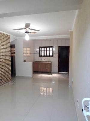 Imagem 2 de 8 de Casa Lado Praia Com Piscina E 2 Quartos Em Mongaguá-sp