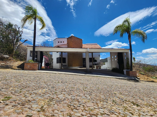 Venta Casa Nochebuena Con Alberca Climatizada Y Vistas Expectaculares En Todos Sus Espacios Con Todos Los Servicios Dentro De Fracc Rancho San Diego Ixtapan De La Sal Edomex