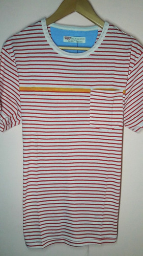 Remera Red Strong Levis