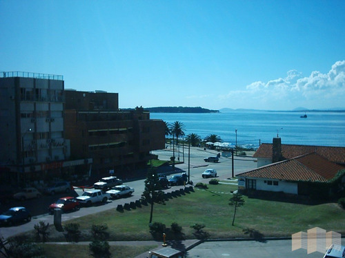 Imagen 17 de 30 de Primera Linea Al Mar
