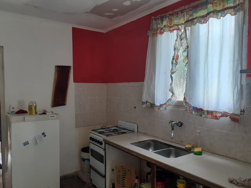 Imagen 8 de 13 de Vivienda De 5 Ambientes Dividida En 2 Casas, Con Jardín Parque Bristol