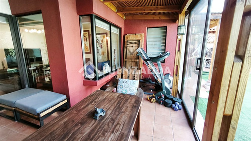 Casa En Venta De 4 Dorm. En Maipú