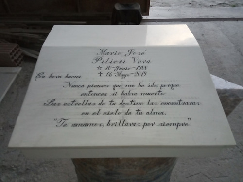 Imagen 3 de 9 de Lapidas Funerarias De Lujo En Quarzo Màrmol Granito