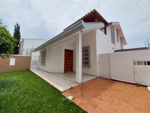 Casa En Venta Urbanización Andrés Bello