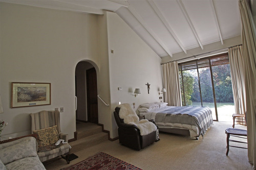 Acogedora Casa En Manquehue Oriente - La Dehesa