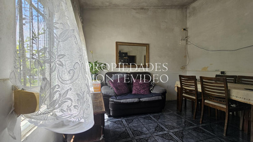 Casa En Venta Con Gran Metraje De Terreno - Carrasco