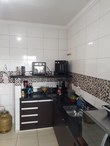 Três Quartos Com Três Banheiros, Garagem