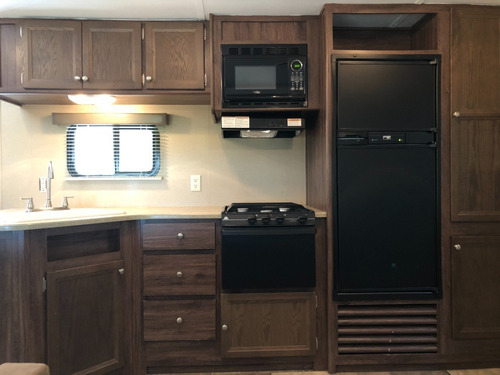 Imagen 8 de 15 de Motor Home Casa Rodante 2016 Coleman 28 Pies Trailer Home Ac