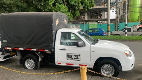 Mazda BT-50 2.2 cabina sencilla estaca 4x2