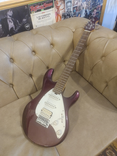 Super! Guitarra Olp Mm4 T/ Musicman Silhouette Permuto Bordó (Usado)