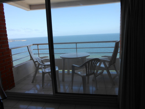 Imagen 2 de 14 de Apartamento En Piriapolis Edificio La Riviera Frente Al Mar