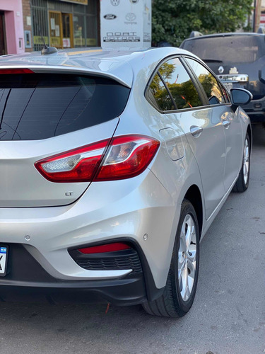 Imagen 4 de 7 de Chevrolet Cruze 2018 1.8 Lt Mt