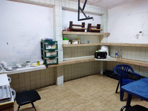 Josefina Toledo: Casa Comercial En Venta En La Viña, 466m², Para Ser Remodelada, Terreno Rectangular, Inmejorable Ubicación, 222544
