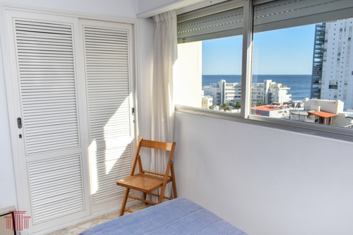 Apartamento En Punta Del Este , Península Con Vista Al Puerto Y Playa Mansa- Ref: 13424