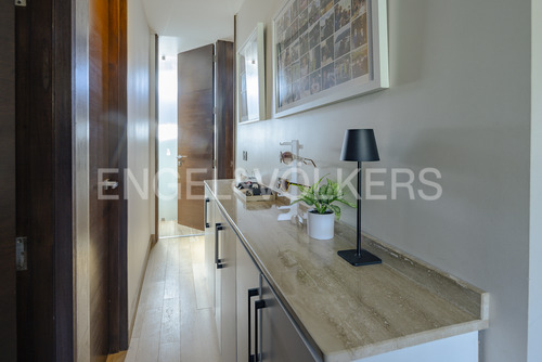 Mediterránea En Condominio Con Seguridad