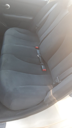 Nissan Tiida Automático
