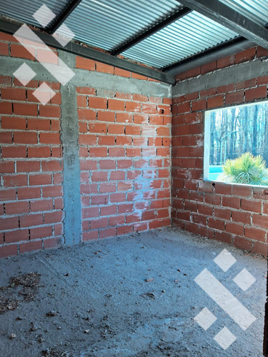 En Venta, Casa De 4 Dormitorios En Obra Santa Rita, Plottier