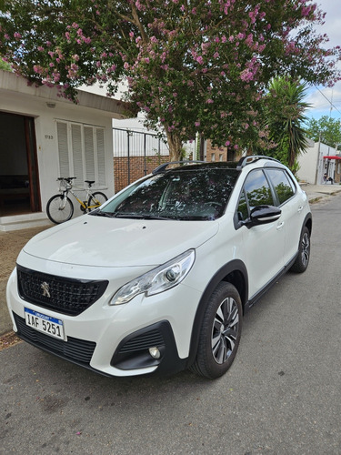 Peugeot 2008 1.6 Feline 5p