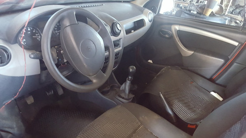 Imagem 7 de 11 de Sucata Sandero Desmanche Motor Câmbio Peças Latarias