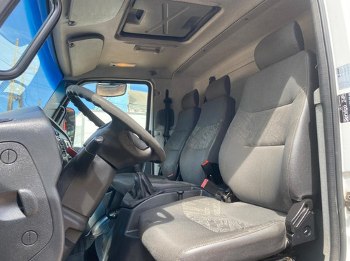 Imagem 2 de 6 de Mercedes Benz 815