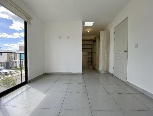 Imagen 17 de 21 de Apártala Antes De Que Te La Ganen! Casa En Renta En Zakia