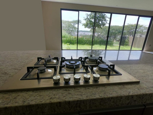 Estrena Residencia En Altozano, De Autor, 3 Recamaras, Sala Tv, Jardín, Luxury