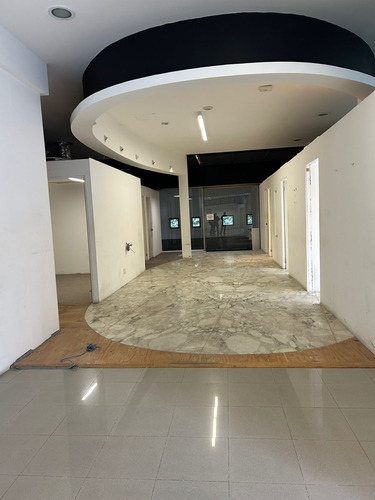 Espacio Adaptable Para Una Amplia Variedad De Usos En Santa Fe/torre 400
