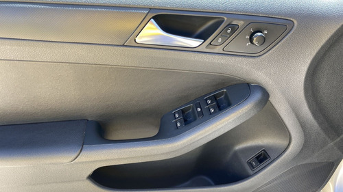 Imagen 21 de 21 de Volkswagen Jetta Nf