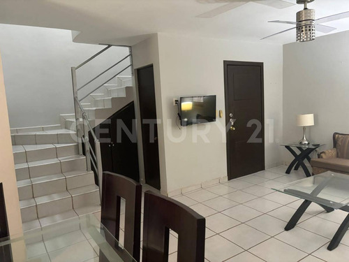 Tercer Retorno Del Murcielago #2265, Col. Versalles, Los Mochis, Sin