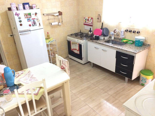 Imagem 14 de 18 de Ótima Casa Próximo De Tudo Farmácias, Lojas, Avenidas, Pontos De Condução E Muitos Mais Alem Disso A Casa É Muito Boa Com Ambientes Bem Arejados E Cômodos Bons - Hm2562
