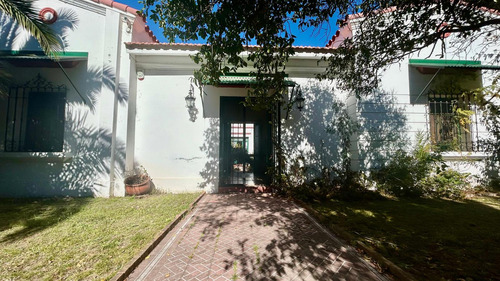 Casa En Venta, 6 Dormitorios, 5 Baños, Pileta, 4 Hectáreas. Tanti