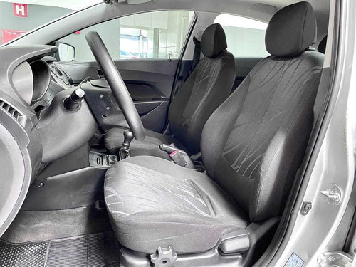 Imagem 5 de 15 de Hyundai Hb20 1.0 Confort Plus 2014