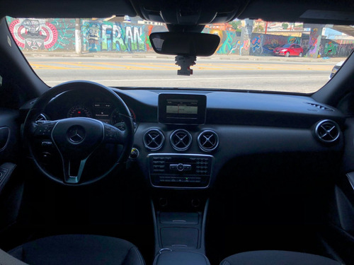 Imagem 6 de 8 de Mercedes Benz A200 1.6 Turbo - 2015 - Automático - Completo