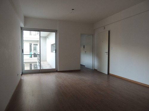 Imagen 6 de 13 de Departamento 2 Ambientes Venta Monte Castro Nuevo