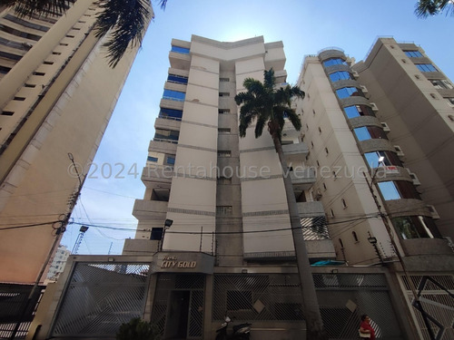 Jip 24-20943. Venta De Excelente Apartamento De 419.8 Mts2, 5 Hab, 5 Baños, 3 P/e, Para Diseñar A Su Gusto. Ubicado En La Zona Norte De La Ciudad. Urb. San Isidro. Maracay